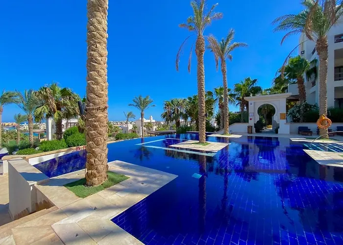 Panzió Nayah Stays, Ancient Sands Luxurious Pool Terrace 3*