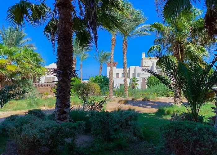 Nayah Stays, Ancient Sands Luxurious Pool Terrace 3* Gurdaka
