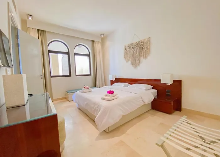 Nayah Stays, Ancient Sands Luxurious Pool Terrace 3*