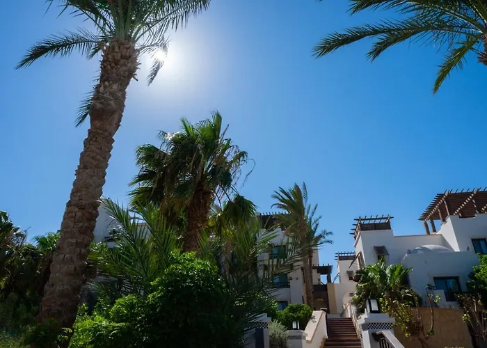 Panzió Nayah Stays, Ancient Sands Luxurious Pool Terrace