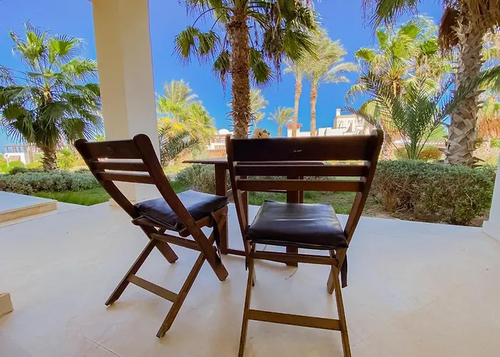 Panzió Nayah Stays, Ancient Sands Luxurious Pool Terrace 3*