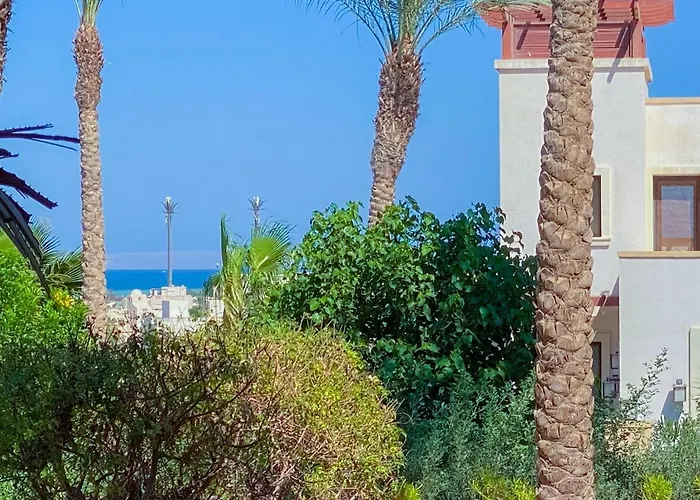 Panzió Nayah Stays, Ancient Sands Luxurious Pool Terrace