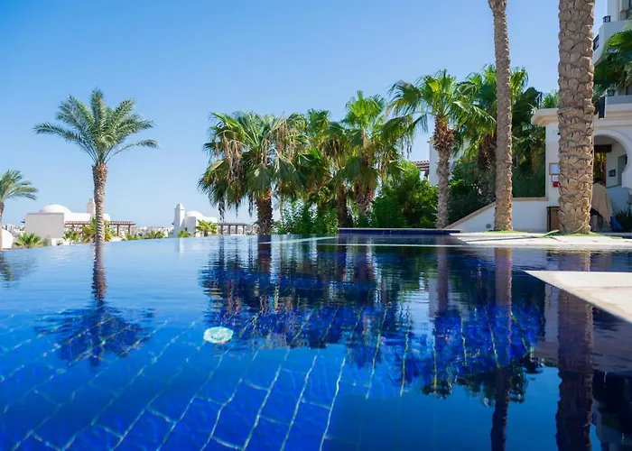 Nayah Stays, Ancient Sands Luxurious Pool Terrace 3*